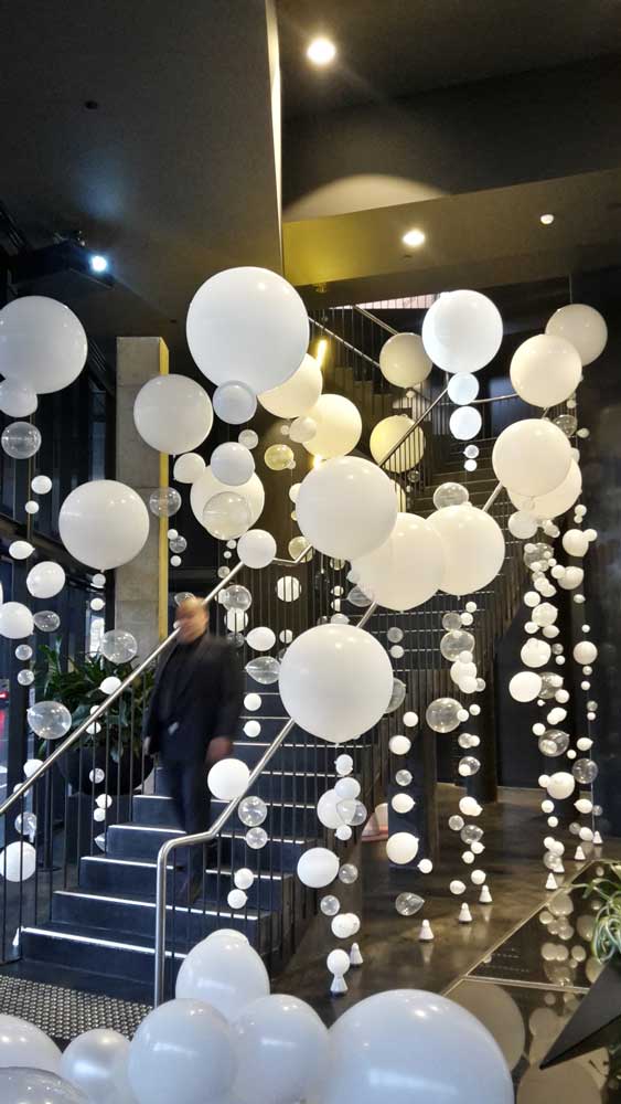 Entrance Decor Aerial South Wharf Melbourne | Organic Bubble Strand Balloons