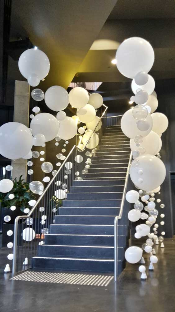 Entrance Decor Aerial South Wharf Melbourne | Organic Bubble Strand Balloons
